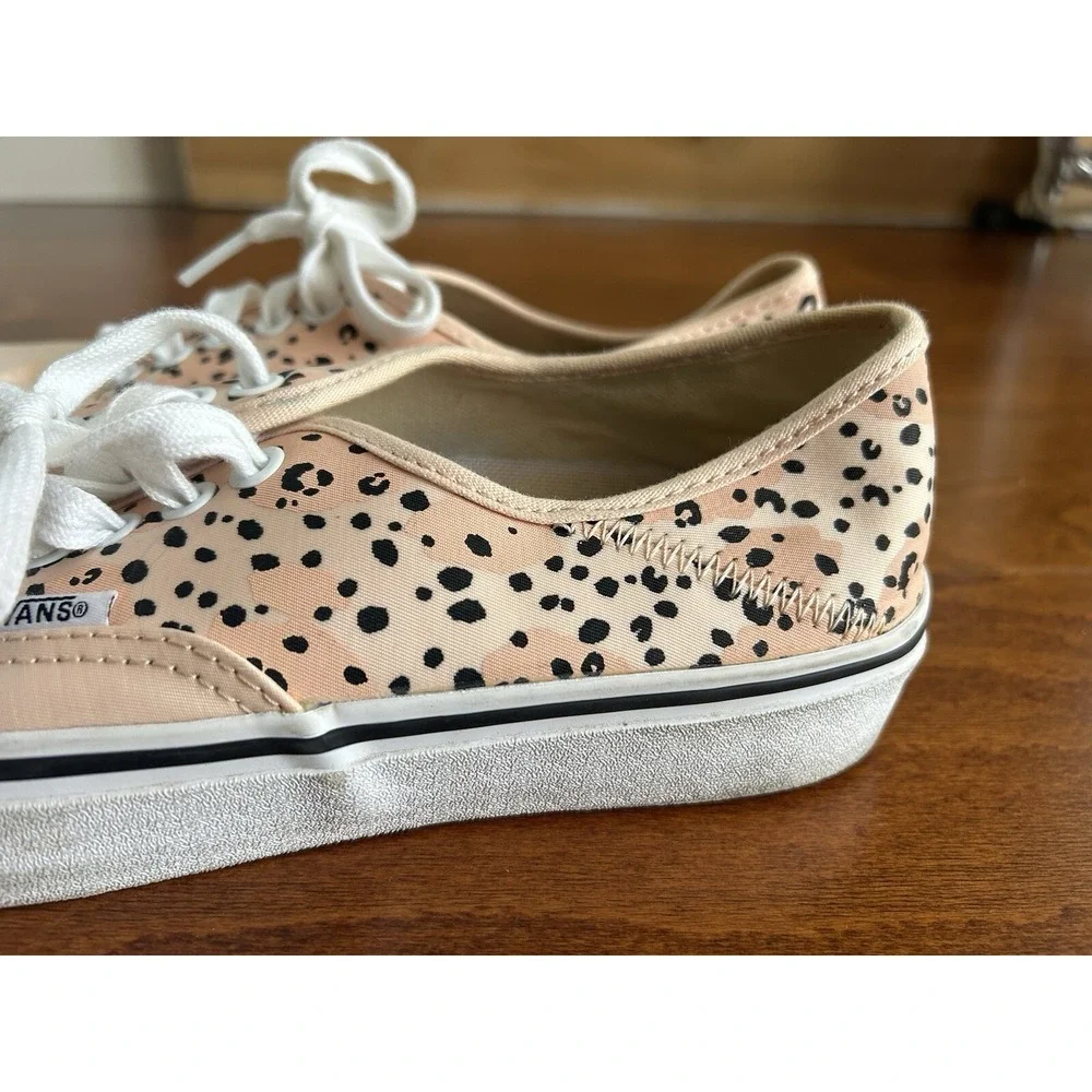 RARE Vans X Leila Hurst‎ Tiny Animal Low Top Sneakers Men 8 Women's 9.5 Peach